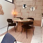 La Petite Maison Bleue